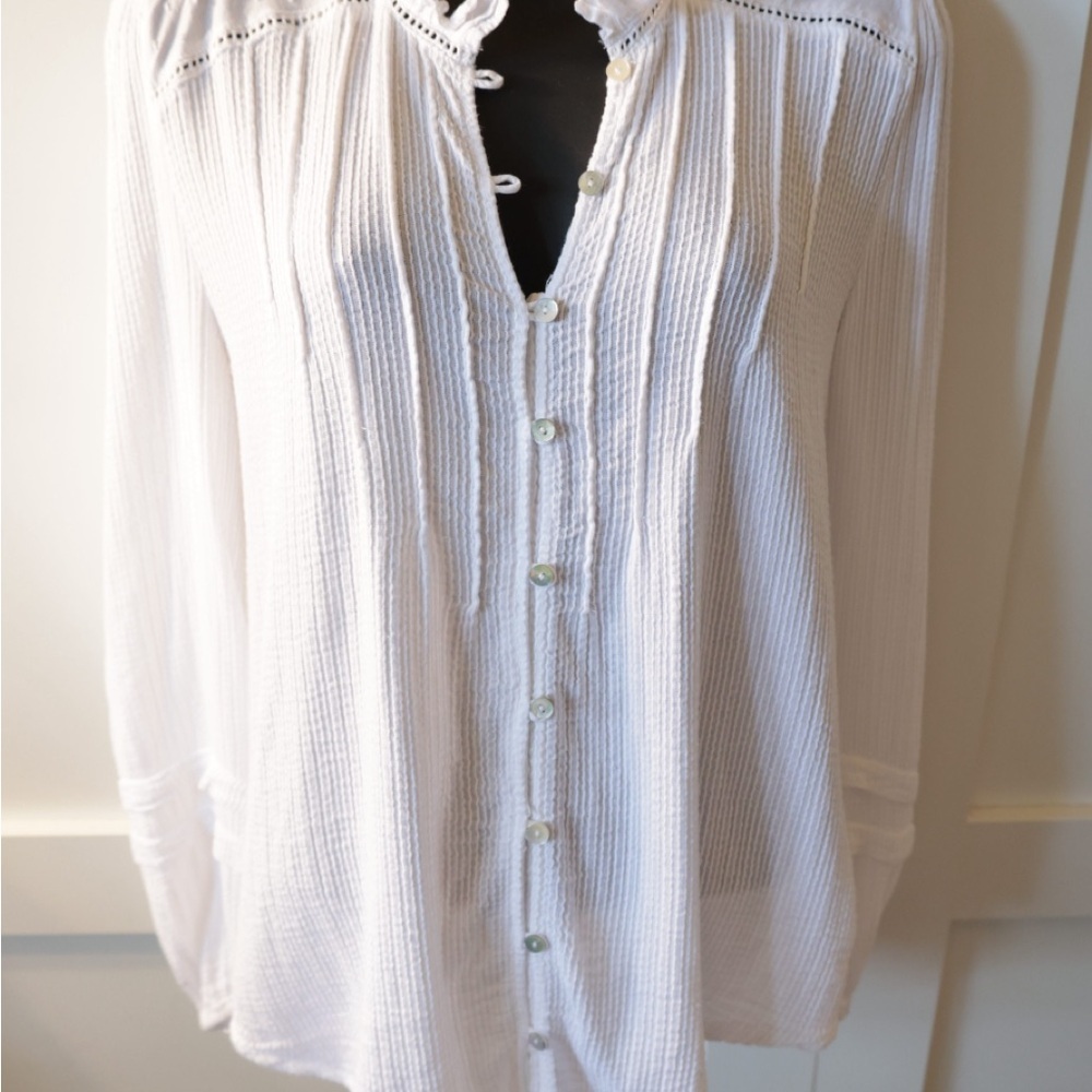 White Pleated Buttoned Blouse with Mandarin Collar
